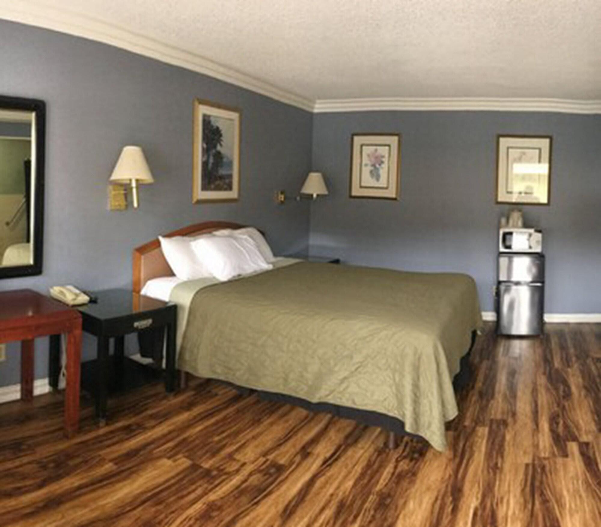Motel Big A Orange
