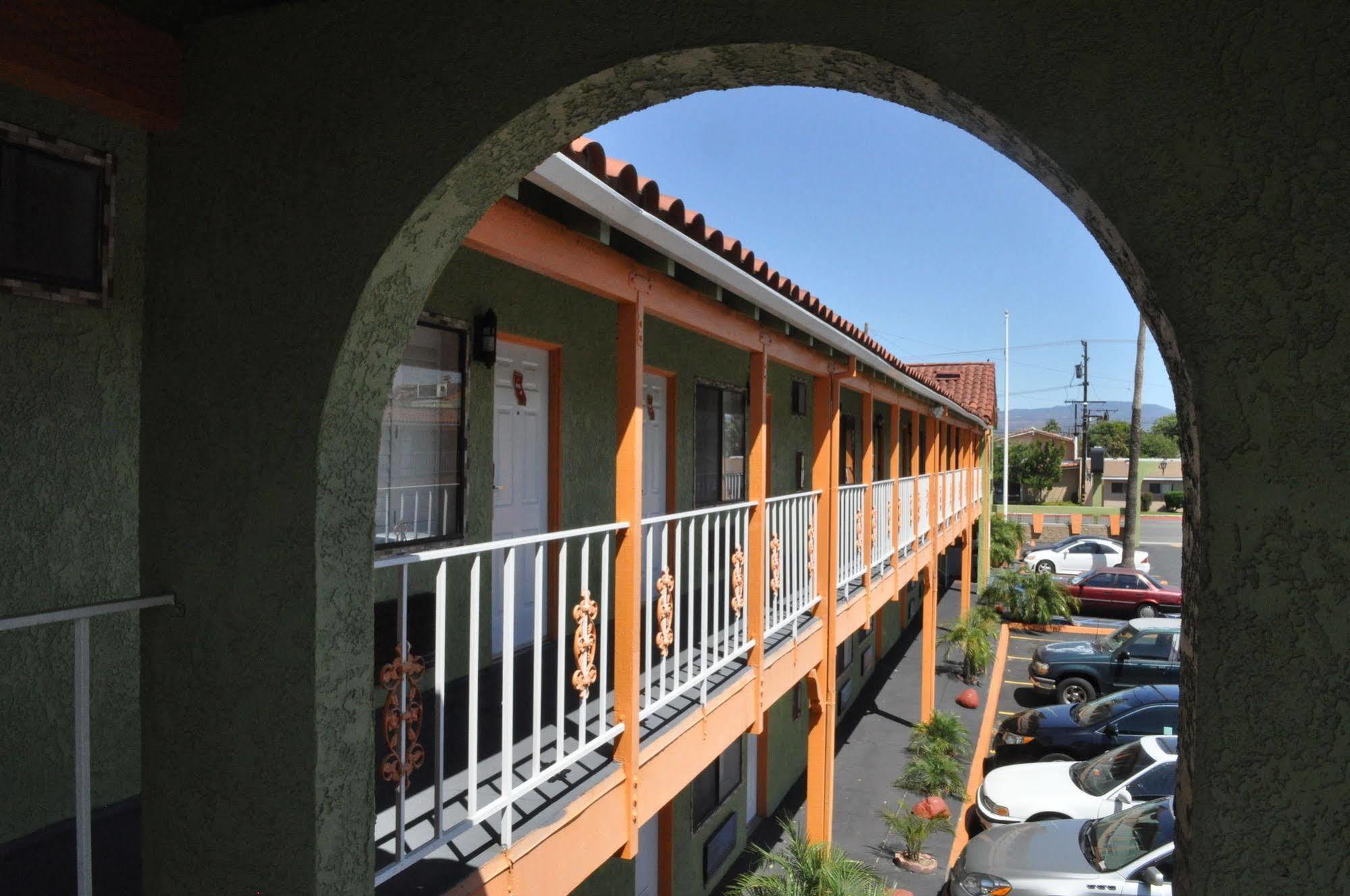 Big A Motel 2*